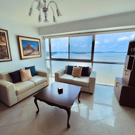 Suite Frente Al Rio En Puerto Santa Ana Riverfront Guayaquil Esterno foto