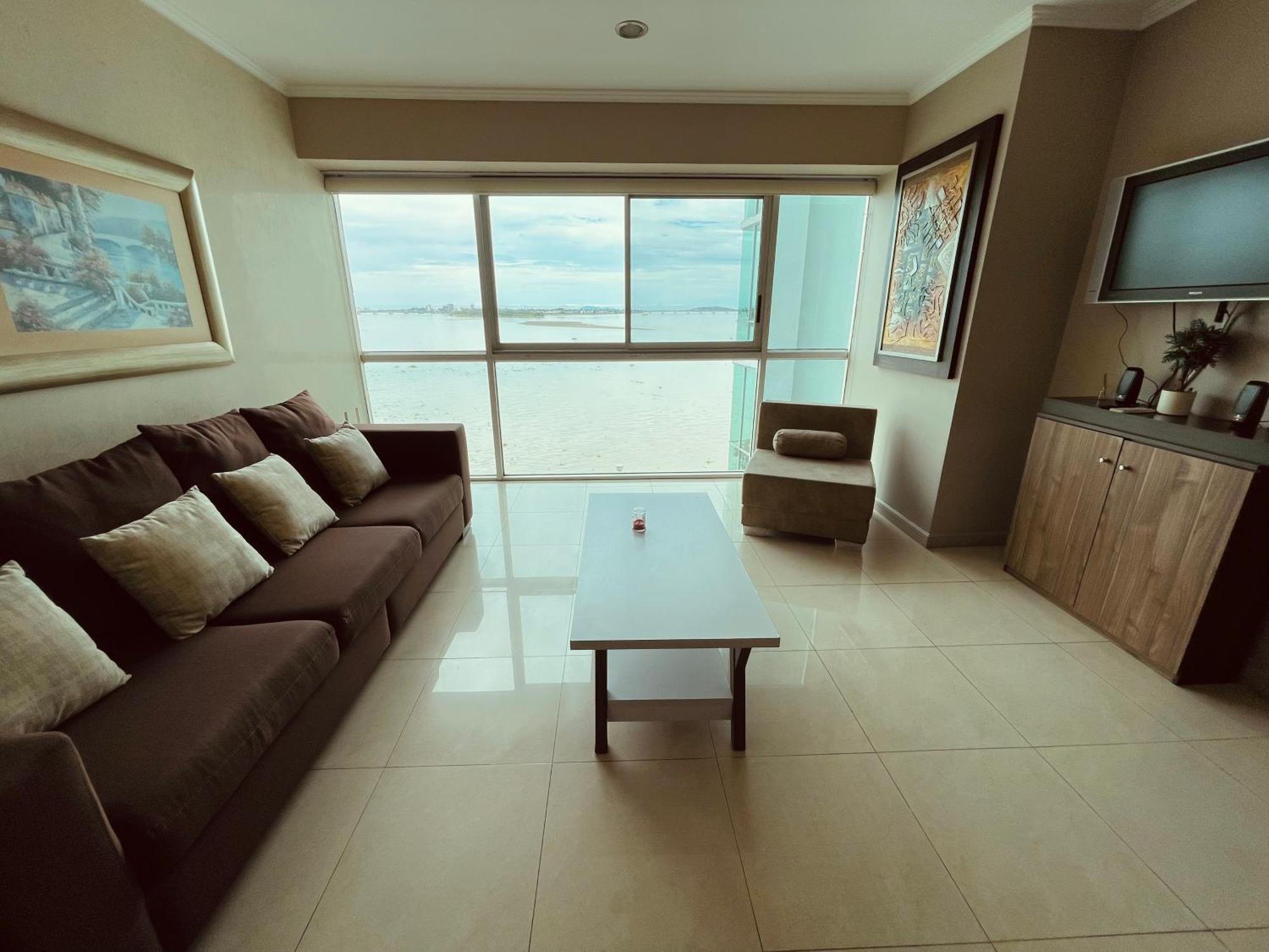 Suite Frente Al Rio En Puerto Santa Ana Riverfront Guayaquil Esterno foto