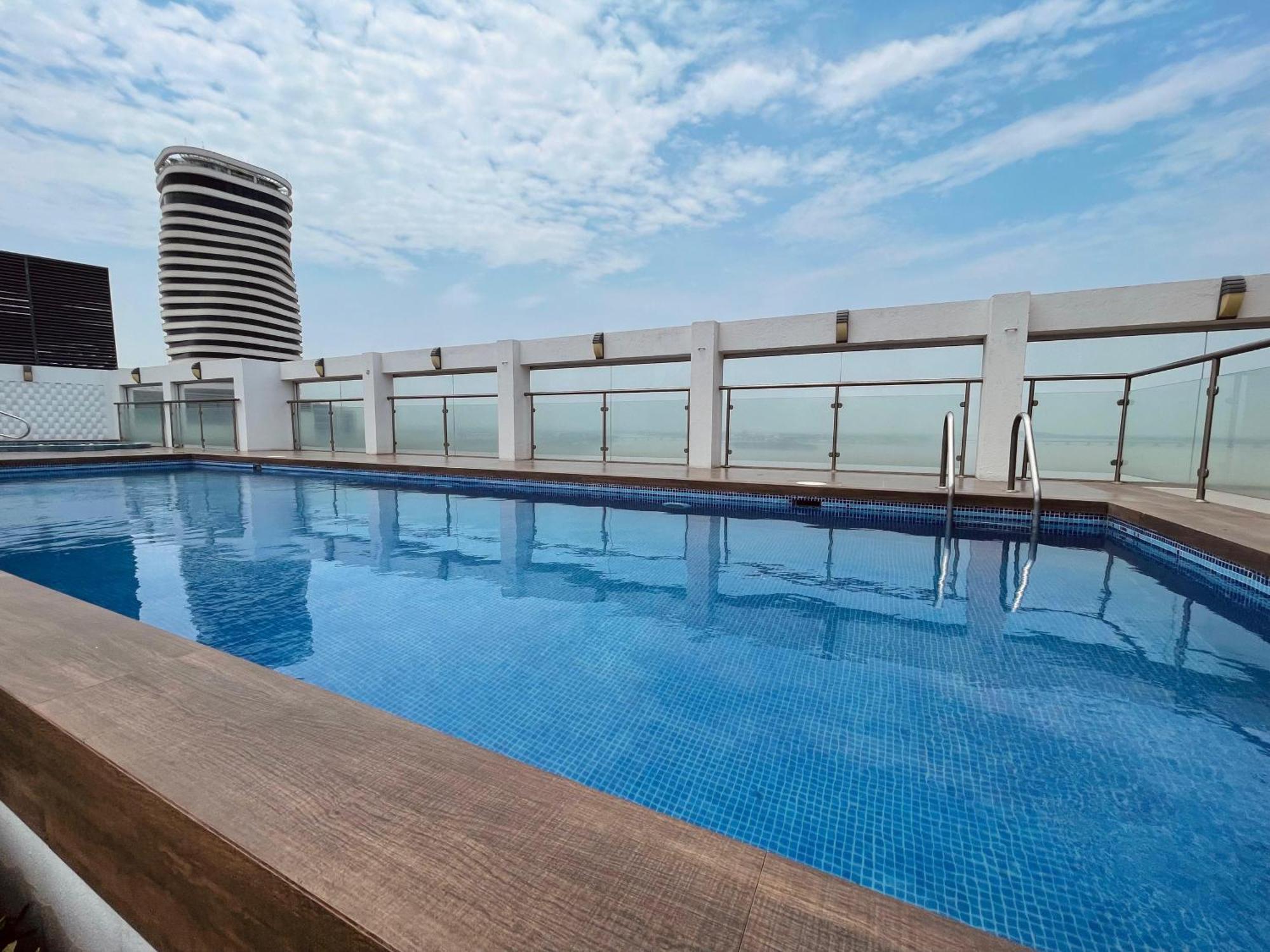 Suite Frente Al Rio En Puerto Santa Ana Riverfront Guayaquil Esterno foto