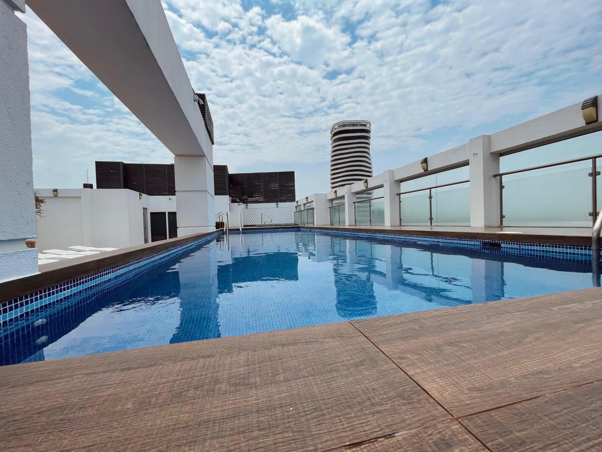Suite Frente Al Rio En Puerto Santa Ana Riverfront Guayaquil Esterno foto