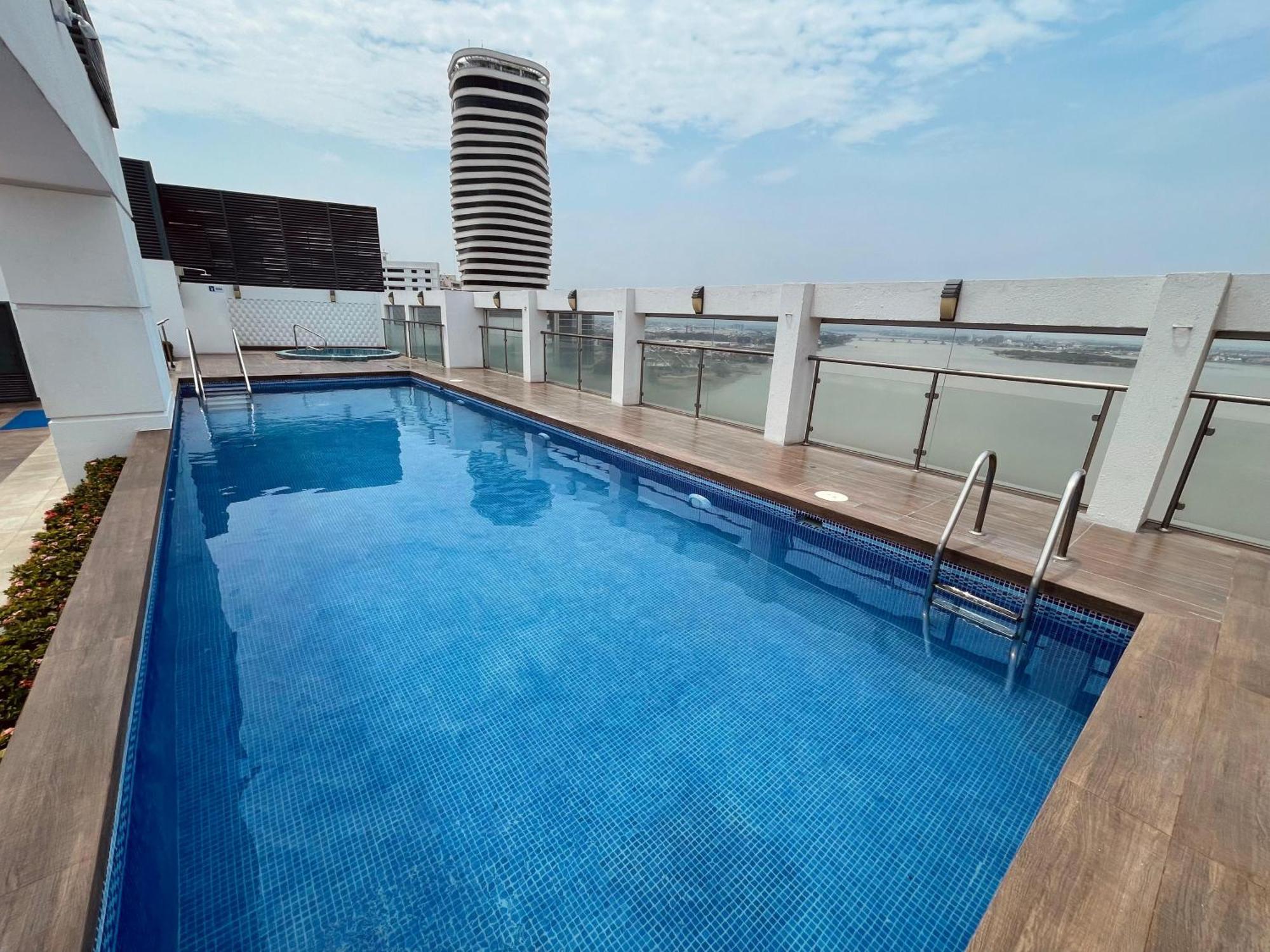 Suite Frente Al Rio En Puerto Santa Ana Riverfront Guayaquil Esterno foto