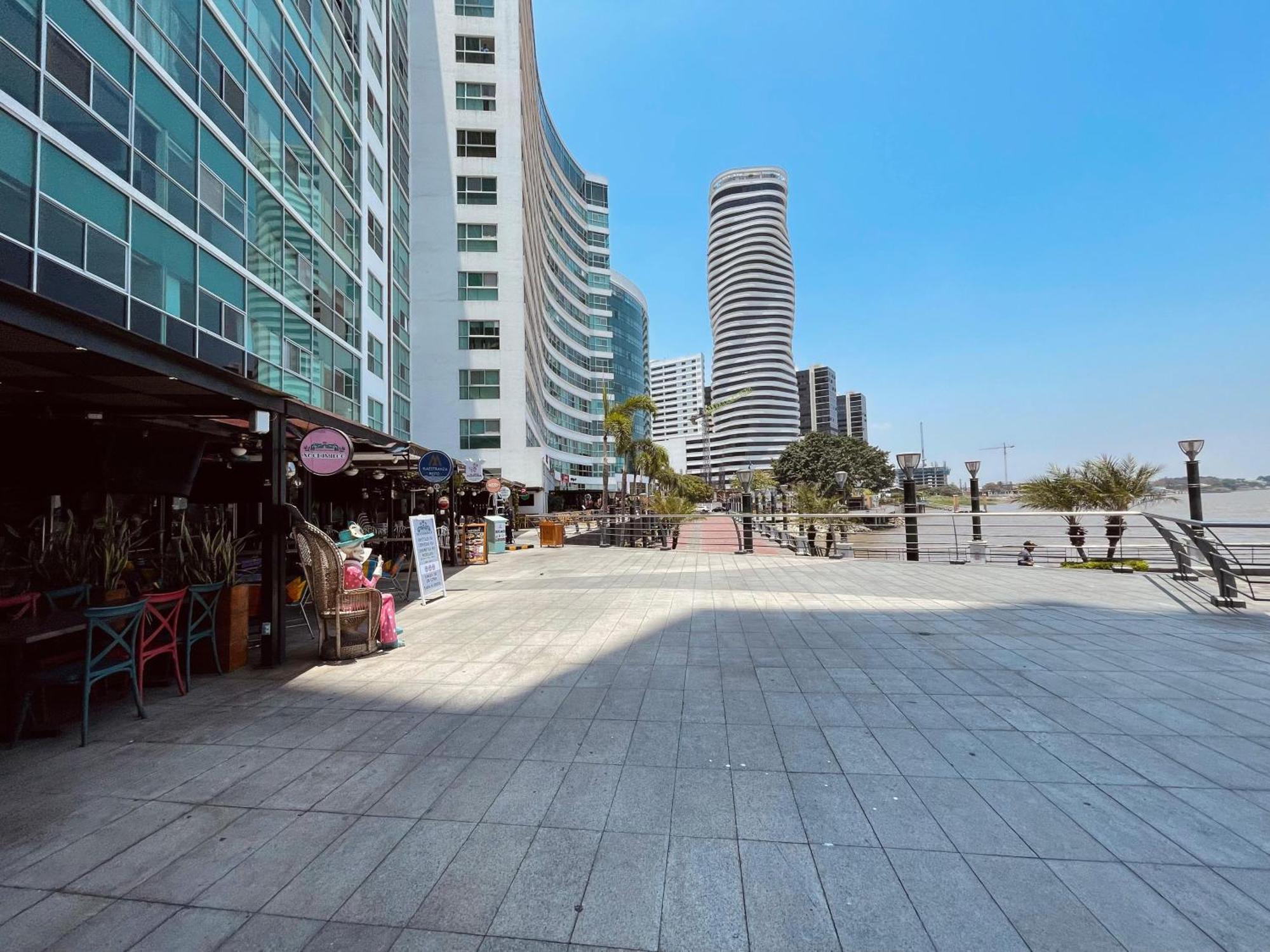 Suite Frente Al Rio En Puerto Santa Ana Riverfront Guayaquil Esterno foto