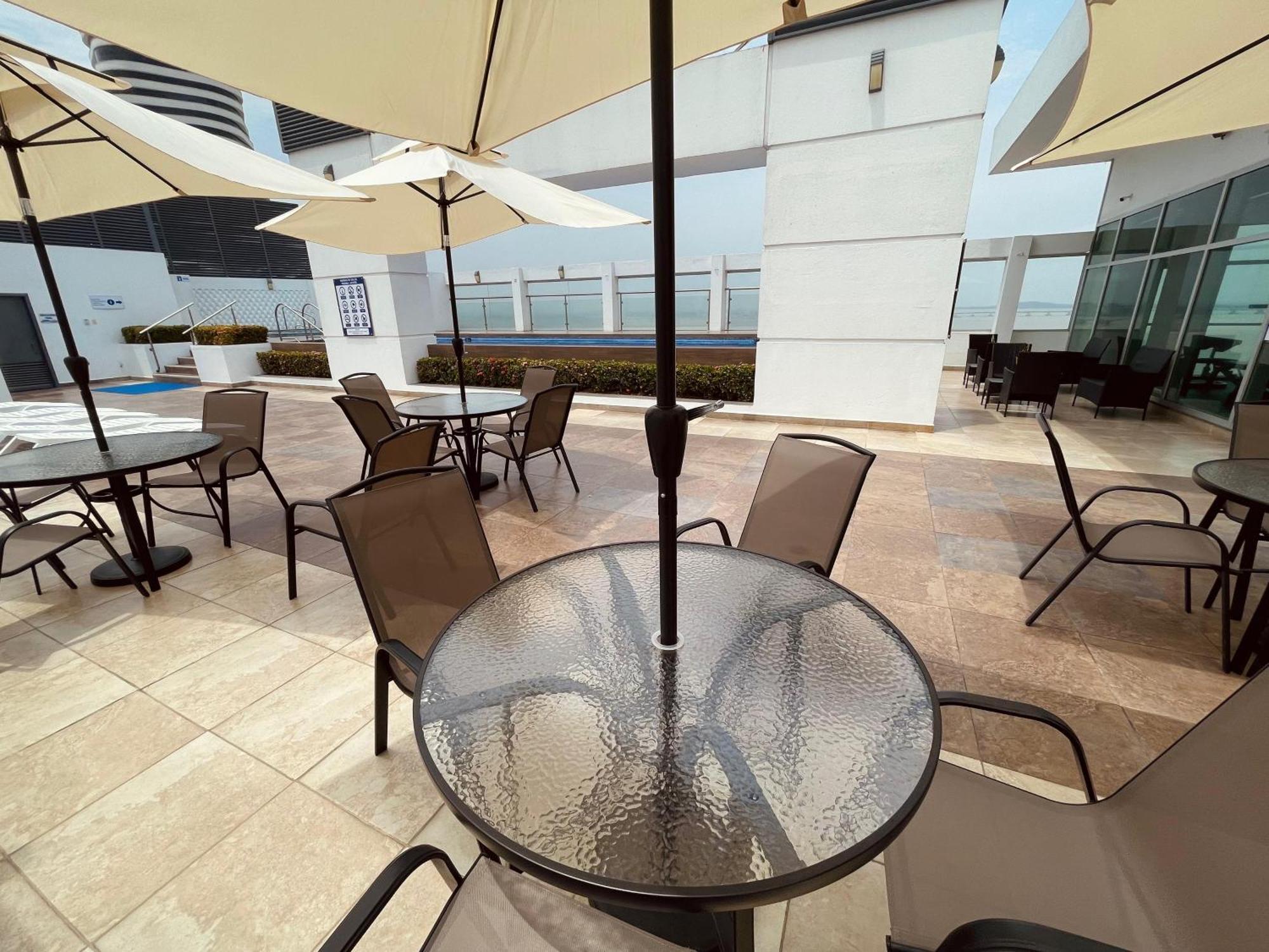 Suite Frente Al Rio En Puerto Santa Ana Riverfront Guayaquil Esterno foto