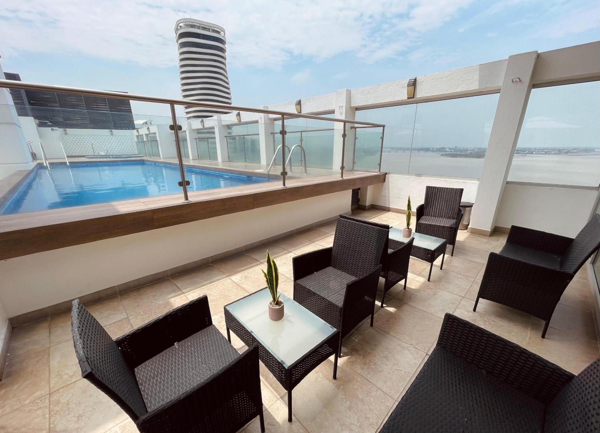 Suite Frente Al Rio En Puerto Santa Ana Riverfront Guayaquil Esterno foto
