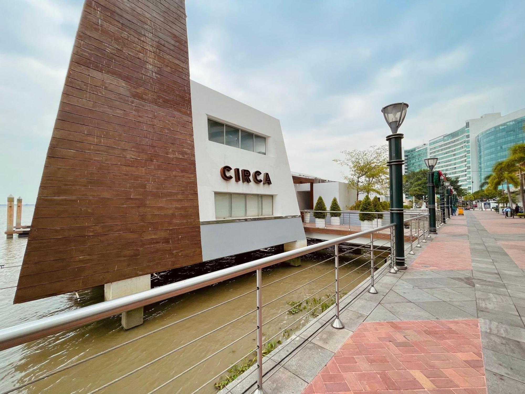 Suite Frente Al Rio En Puerto Santa Ana Riverfront Guayaquil Esterno foto