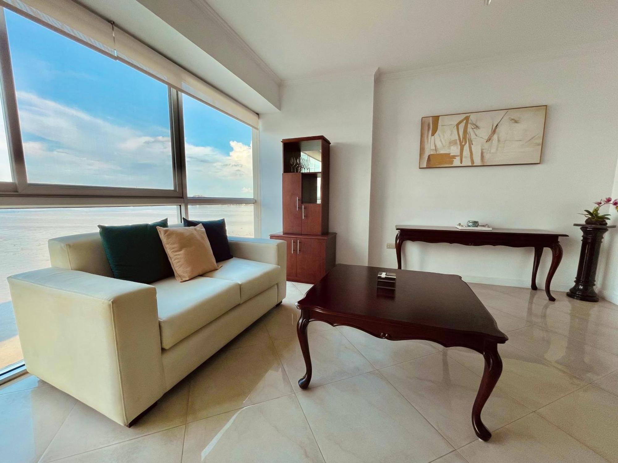 Suite Frente Al Rio En Puerto Santa Ana Riverfront Guayaquil Esterno foto