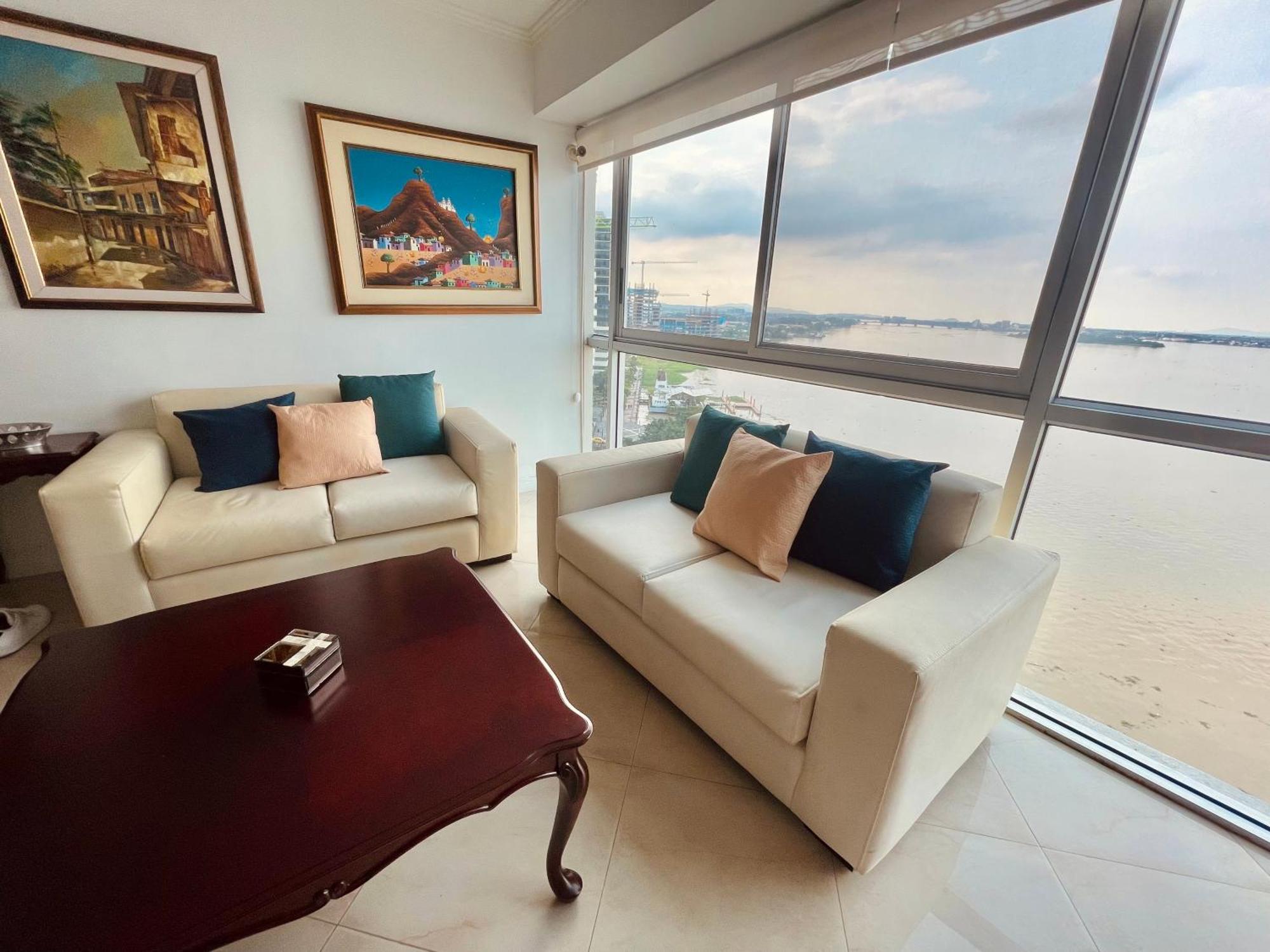 Suite Frente Al Rio En Puerto Santa Ana Riverfront Guayaquil Esterno foto